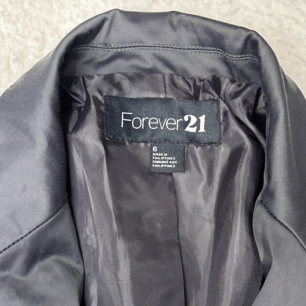Forever 21 Women Gray Satin Double Breasted Fitted Blazer - Picture 6 of 10